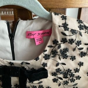 Betsy Johnson dress